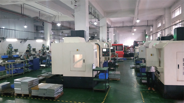 智能互聯(lián)：物聯(lián)網(wǎng)技術(shù)在插件機(jī)自動化控制中的新突破(圖1)